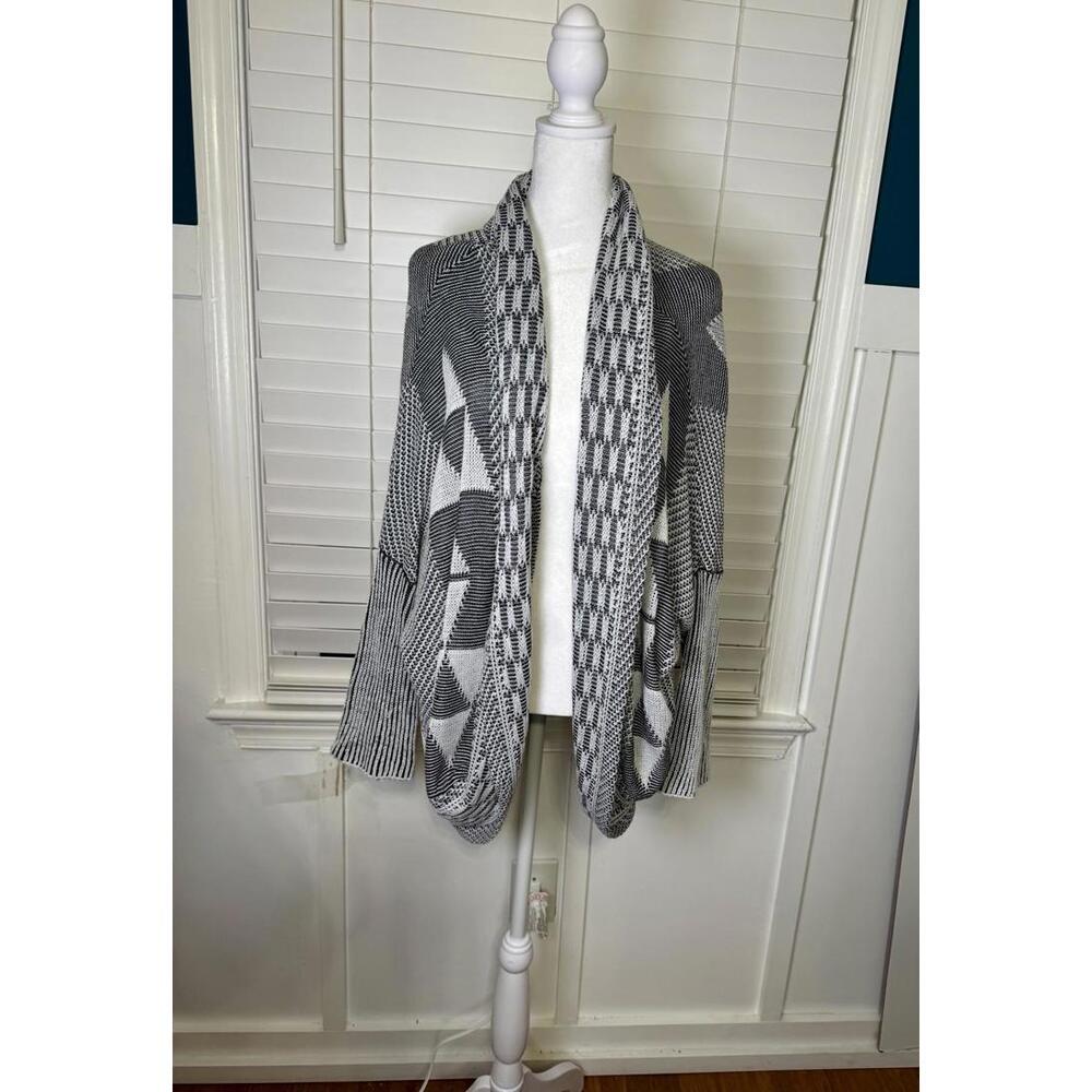 Anthropologie Paper Crane Black and White Geometric Knit Cardigan Sweater Large